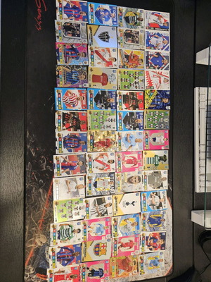 Panini FIFA 365 (2023) μεταχειρισμένα αυτοκόλλητα, 123 τεμάχια