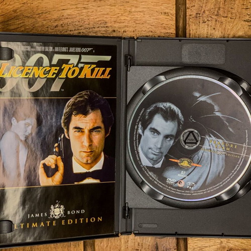 James Bond 007 Licence to Kill Ultimate Edition DVD 2 discs like new