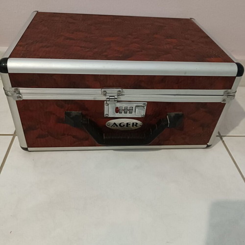 Ager Hookah 64cm like new in case with one hose outlet
