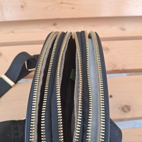 Crossbody bag with 3 compartments and gold details new
