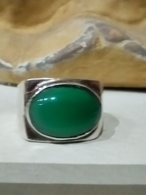 Sterling silver ring with green onyx cabochon used