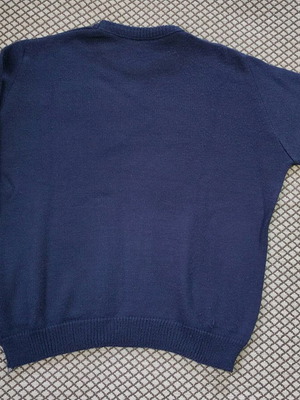 Dark blue pullover like new, knitted