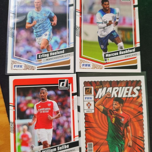 Multi lot NBA and football base inserts cards