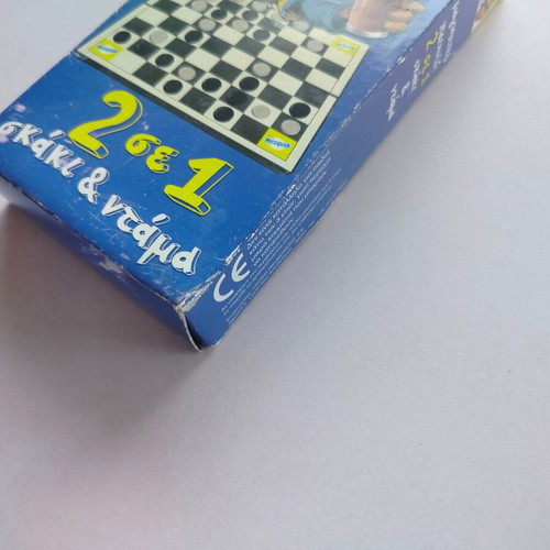 Magnetic Nestle Nesquik 2 in 1 chess and checkers game used