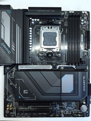 Gigabyte B850 Gaming X WiFi6E Motherboard AM5 Ryzen like new