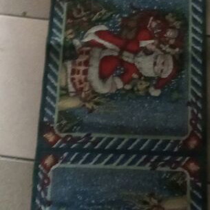 Christmas table runner like new