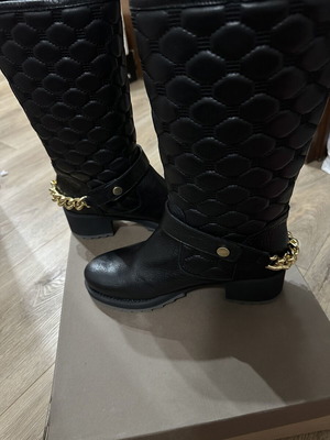Kanna quilted leather boots with chain, size 38, black