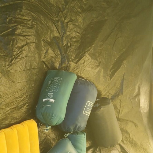Campus tent like new with case and tools, 4-5 persons, waterproof