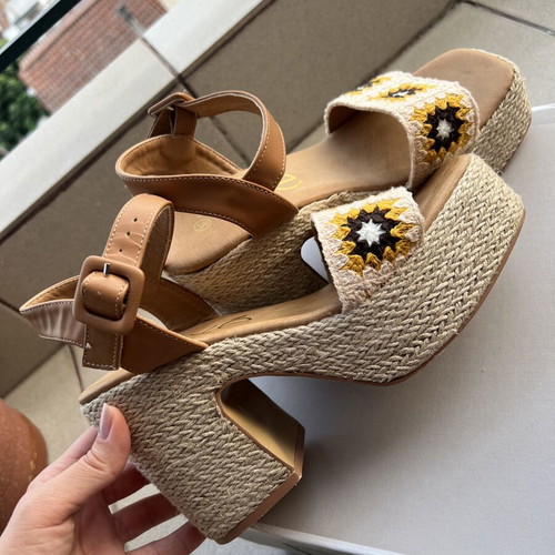 Exe platform sandals like new, size 37, beige and yellow