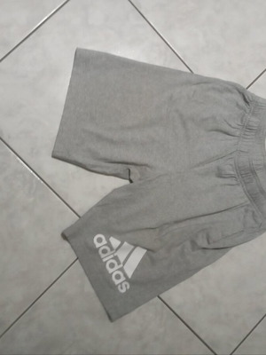 Детски бермуди Adidas употребявани за 13-14 години, сиви и бели