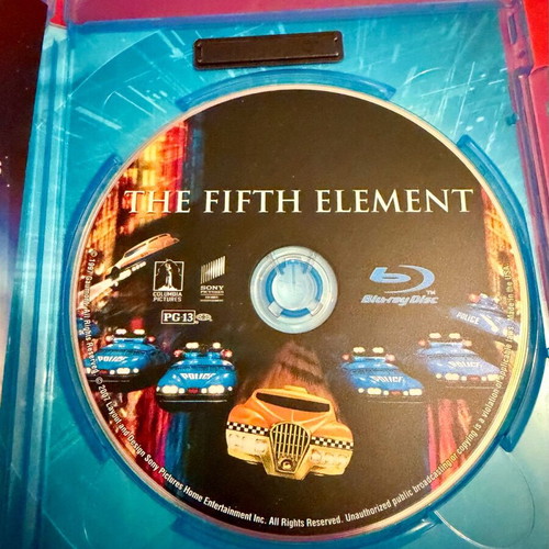 Fifth Elment Blu-ray like new with English subtitles
