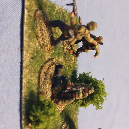 Mini diorama German paratroopers 1/72 scale like new