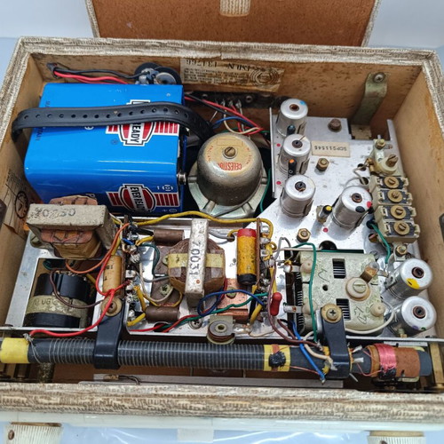 Ever Ready radio England 1960 used, not working