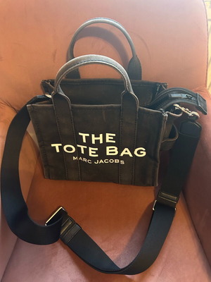 Γυναικεία τσάντα The Tote Bag Marc Jacobs μεταχειρισμένη, μικρό μέγεθος, μαύρη χιαστί