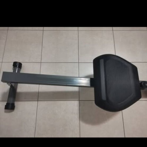 Tunturi R20 rowing machine like new with minimal hours used