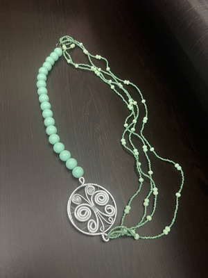Handmade necklace with wire and beads, turquoise