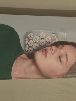 Acupressure pillow 37 cm like new, cotton cover