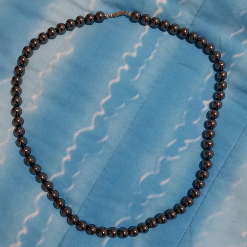 Hematite necklace like new, black, stress protection