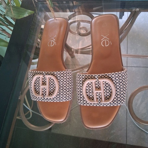 Exe beige and black raffia flat sandals size 40 like new