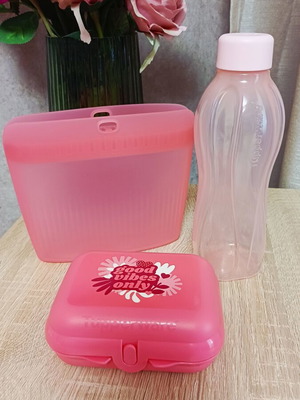 Tupperware set of 3 with silicone bag 500ml and bottle 500ml new