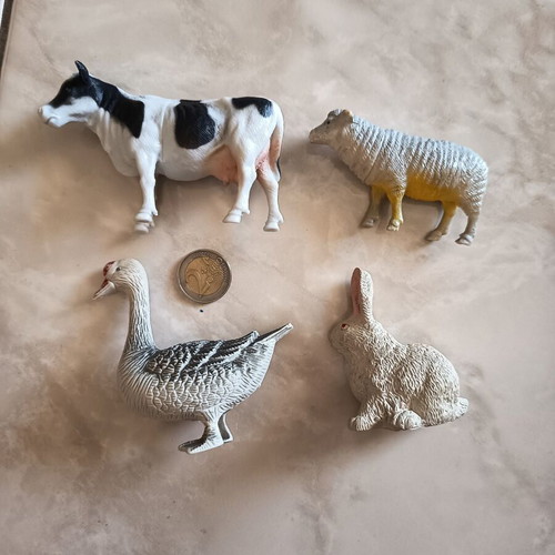Farm animal figures set of 4 used