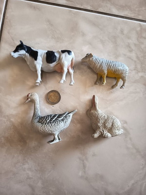 Farm animal figures set of 4 used