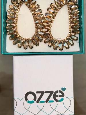 Ozze earrings like new, gold color for formal occasions
