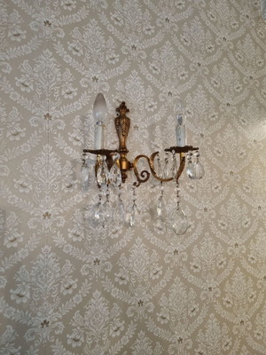 Wall lights like new, set of 4 classic 2-light fixtures