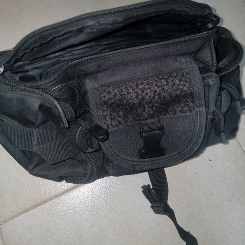 Banana bag used, multi-compartment, black, waist type