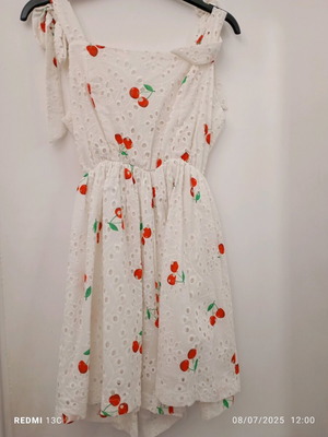 Ολοσωμο σορτς cherries καινούργιο, ένα μέγεθος