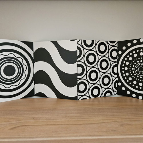 High-Contrast Black and White Cards for Babies used