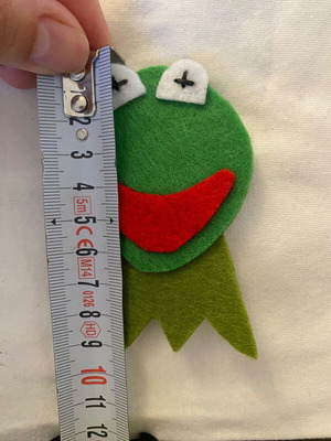 Felt Kermit pin new