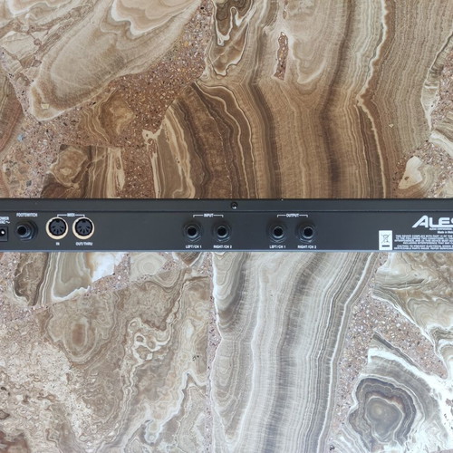 Alesis Midiverb 4 effects unit