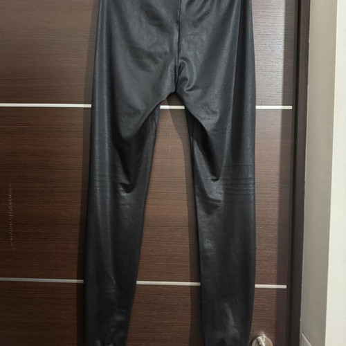 Stradivarius Black Shiny Leggings used No L