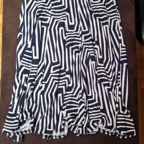 Midi elastic skirt like new, sizes M/L