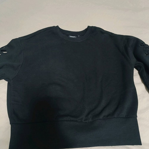 Only black sweatshirt like new with sleeve design, XS