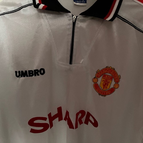 Manchester United Long Sleeve Umbro used with broken zipper