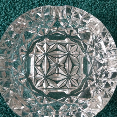 Ashtrays pair new, crystal, heavy
