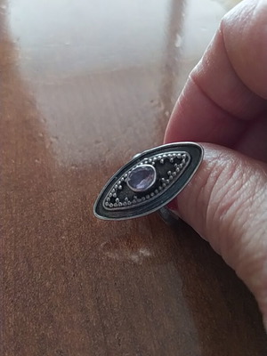 Silver ring with amethyst stone like new