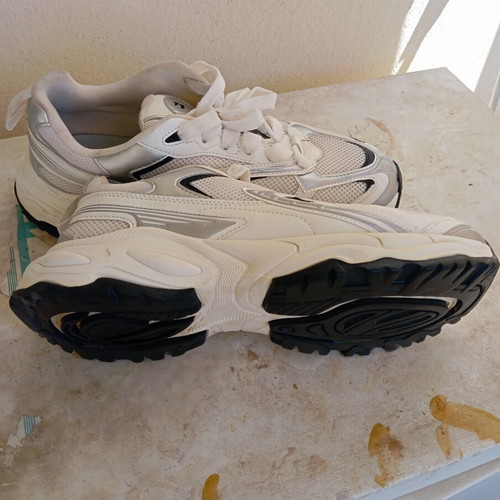 Bershka sneakers size 45 like new with anatomical sole, white and grey
