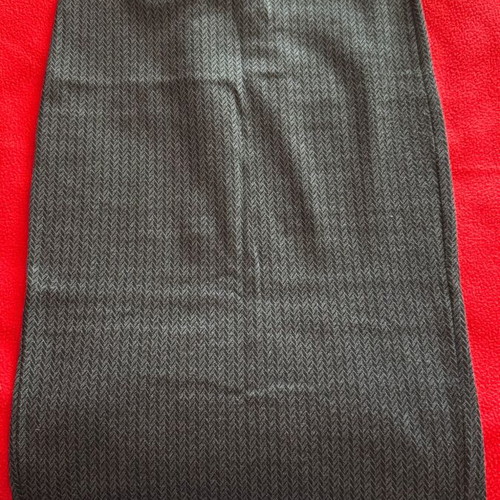 ALE Pencil skirt size 40 elastic like new, gray
