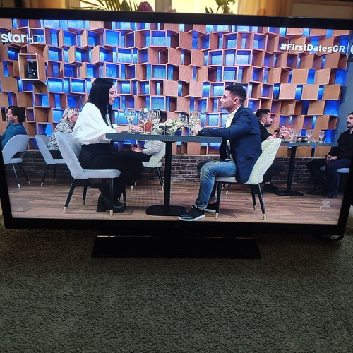 F&U FL32408 LED TV like new