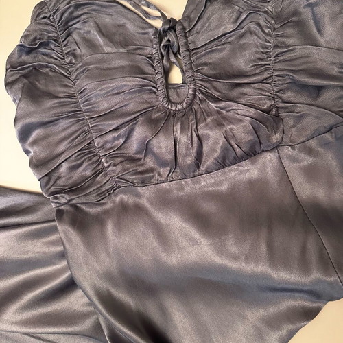 Reserved dress like new, size S, elegant design with slit detail