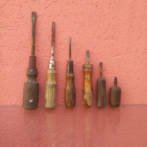 Wooden flat screwdrivers used in excellent condition