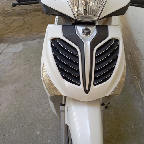 Keeway Logik 125cc scooter like new, 2018, 12,000 km, automatic