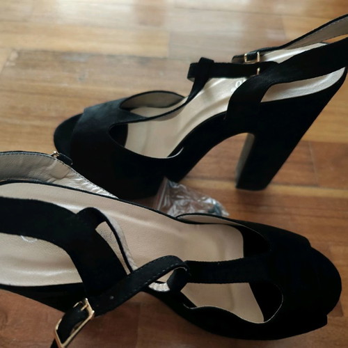 Castor sandals new, size 40, black