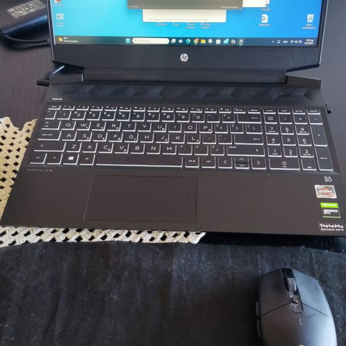 HP Pavilion Gaming 15 Laptop like new, AMD Ryzen 7, GTX 1650, 1TB SSD