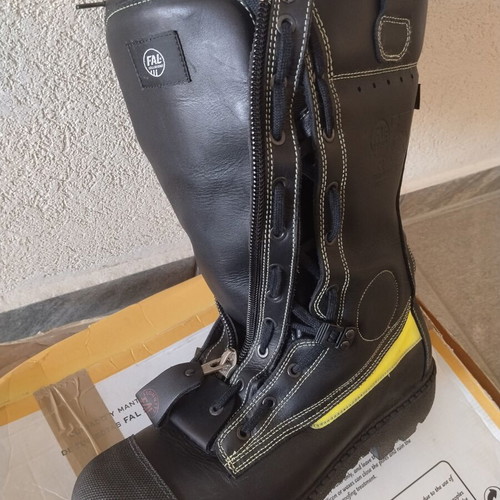 Boots like new