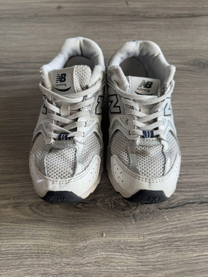 New Balance 530 αθλητικά παπούτσια μεταχειρισμένα, νούμερο 31, άσπρα