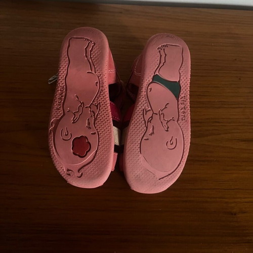 Kickers sandals size 25 for girls used, pink
